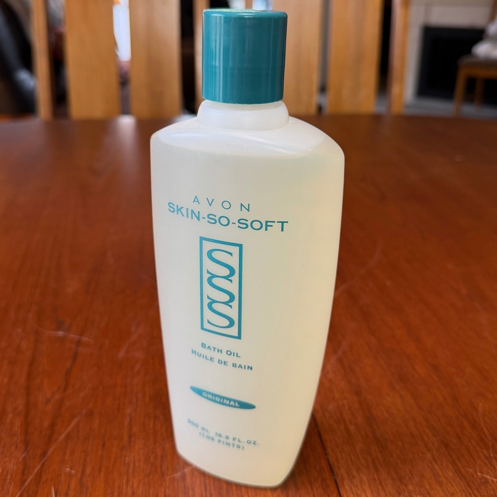 New Old Stock Avon Skin-So-Soft Original Bath Oil 16.9 fl oz Skincare Classic
